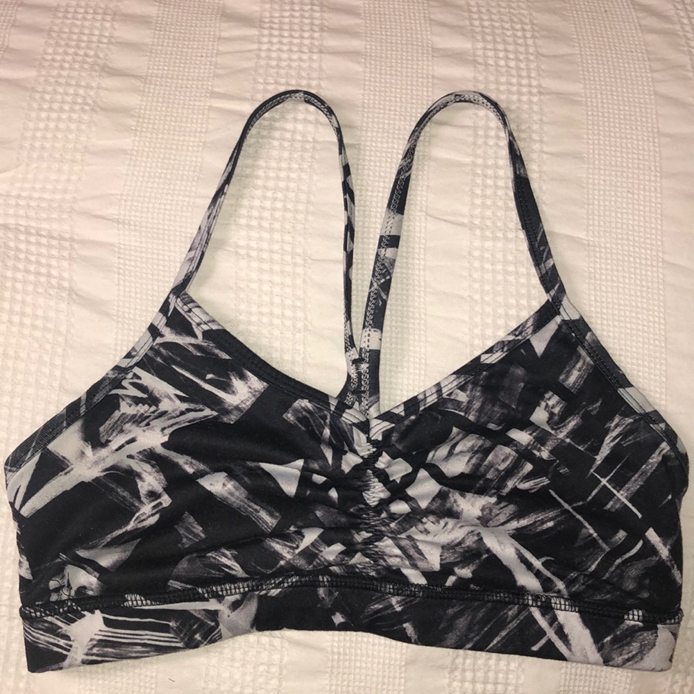 Old Navy Sports Bra women’s athletic black & white